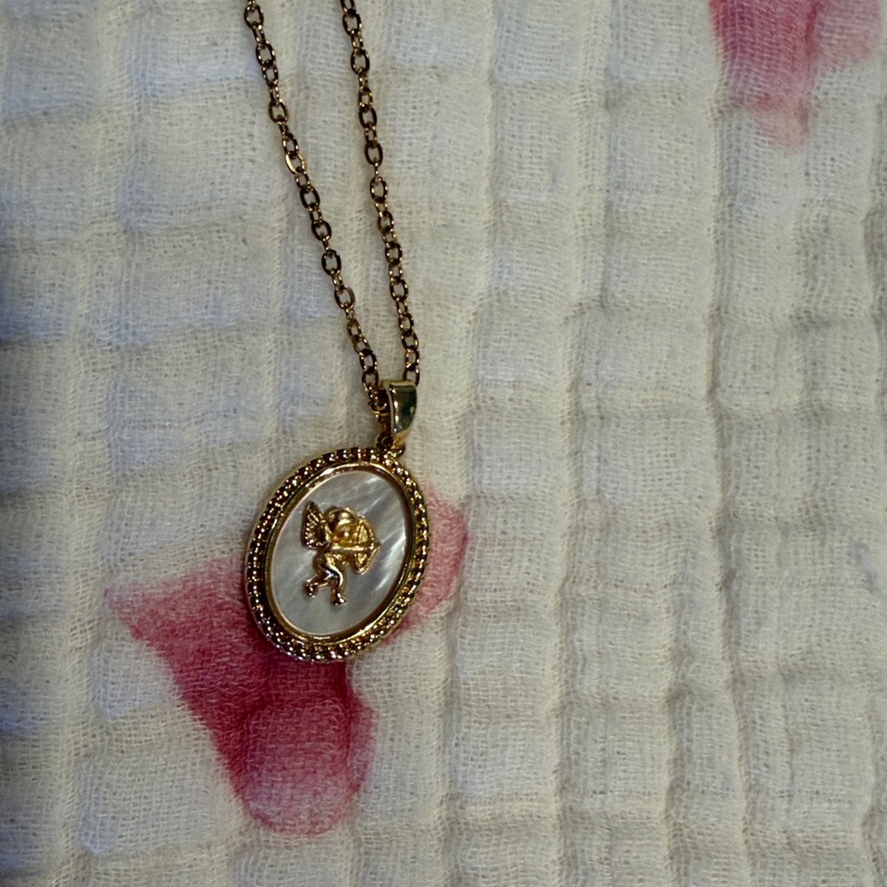 Gold Pendant Necklace with Oval Charm NIP - Picture 4 of 10